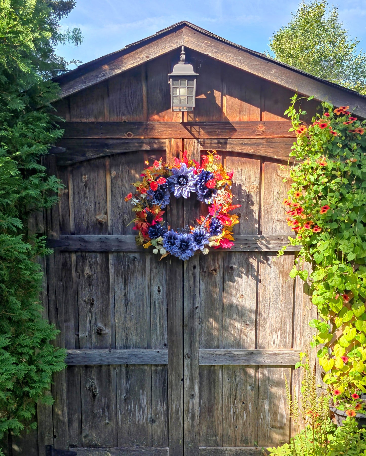 Midnight Harvest Wreath - 22"